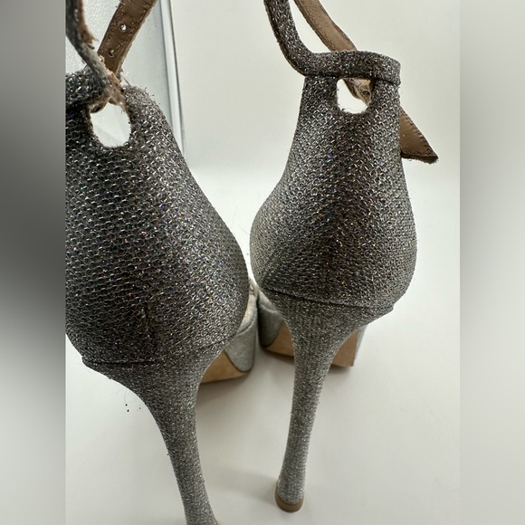 STUART WEITZMAN Tall Mettalic Heels. - Picture 8 of 15